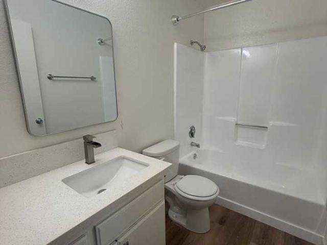 Apartment for rent in Canoga Park, California