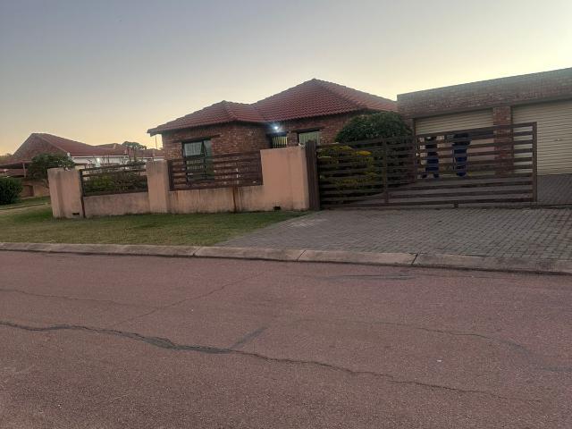House for rent in Karenpark, Akasia