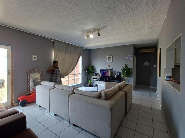 Apartment for rent in Seaview, Kwazulu-natal