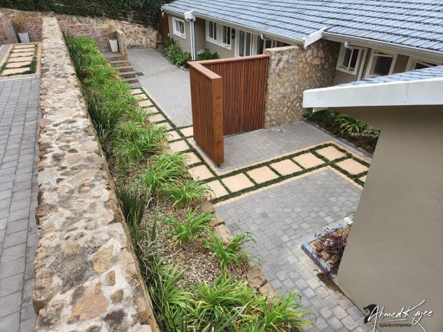 Apartment for rent in Beverley Hills, Queensburgh