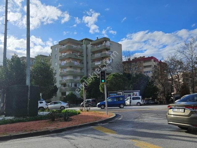 Bayrakli, İzmir içerisinde kiralık mülk