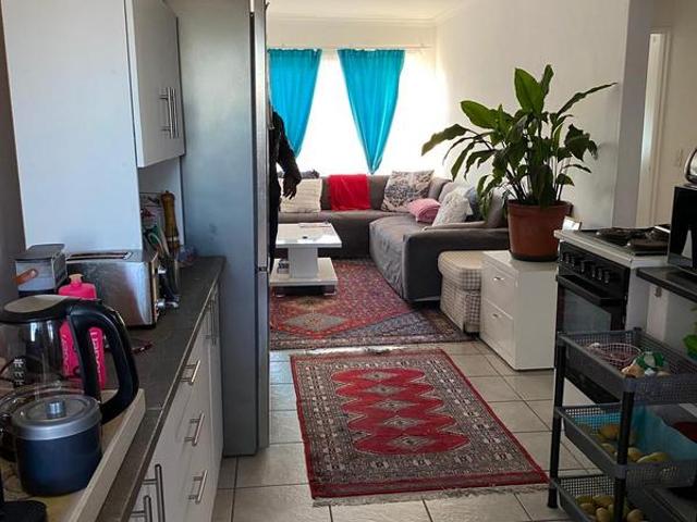 Apartment for rent in Maitland, Cape Town