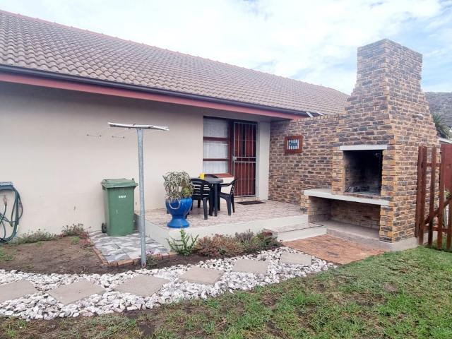 Apartment for rent in West Coast, Britannia Bay