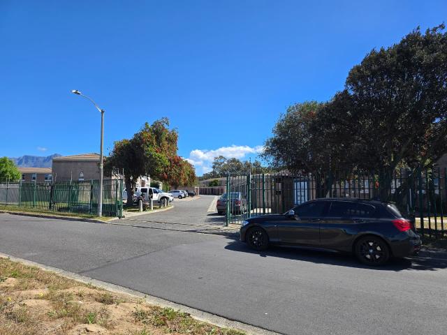 Apartment for rent in Cape Town Ward 53, City of Cape Town
