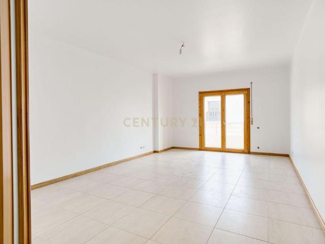 Apartamento alugar em Pederneira, Leiria