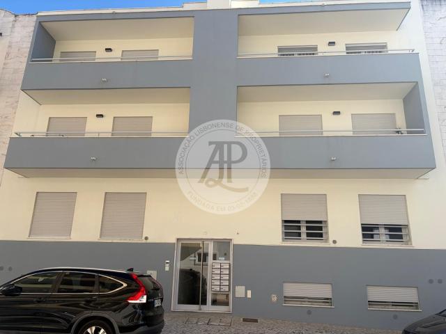Apartamento alugar em Marco Cabaço, Almada