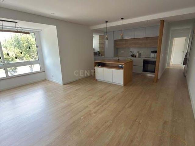 Apartamento alugar em Quinta do Marquês, Oeiras