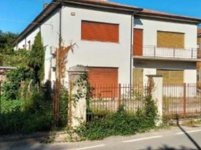 Capannone in vendita a Unione di Comuni della Romagna Forlivese, Quattro