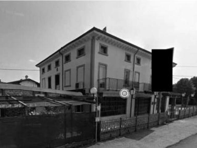 Locale Commerciale in vendita a Villafranca Di Verona, Veneto