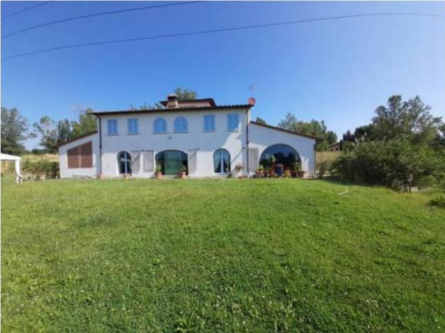 Ufficio in vendita a Castelnuovo Berardenga, Siena