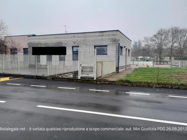 Locale Commerciale in vendita a Pinarolo Po, Lombardia