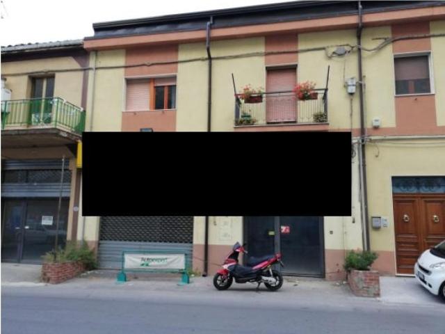 Locale Commerciale in vendita a Nicosia, Sicilia