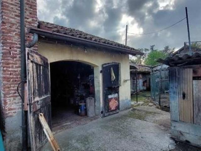 Capannone in vendita a Monticelli Pavese, Lombardia