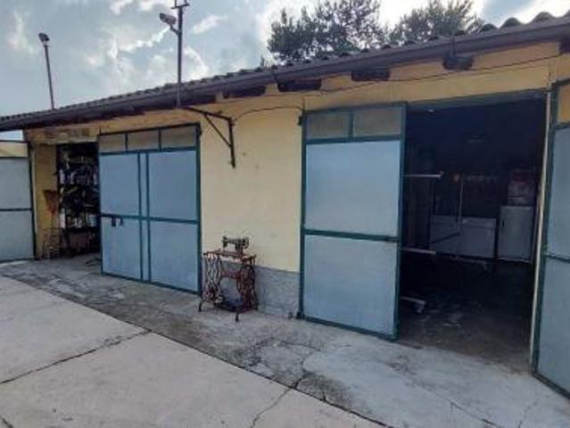 Box in vendita a Monticelli Pavese, Lombardia