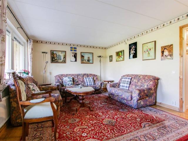 Hus hyra i Alby, Stockholms län
