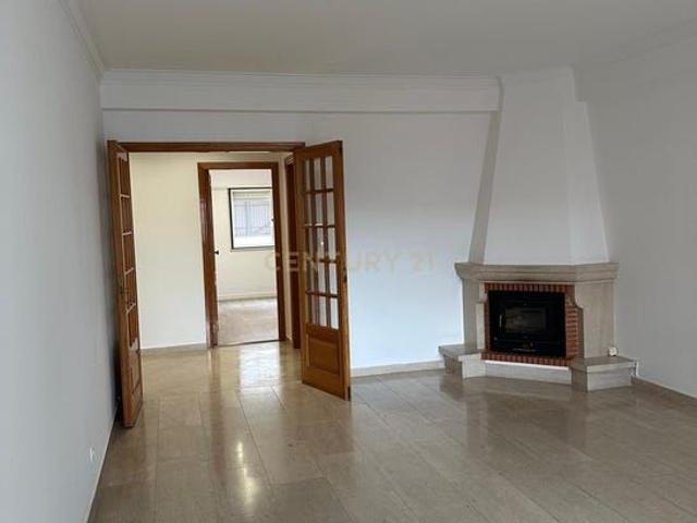 Apartamento alugar em Encosta do Sol, Amadora