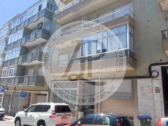 Apartamento alugar em Alvalade