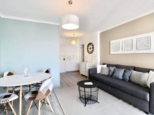 Apartamento alugar em Armação De Pêra, Faro