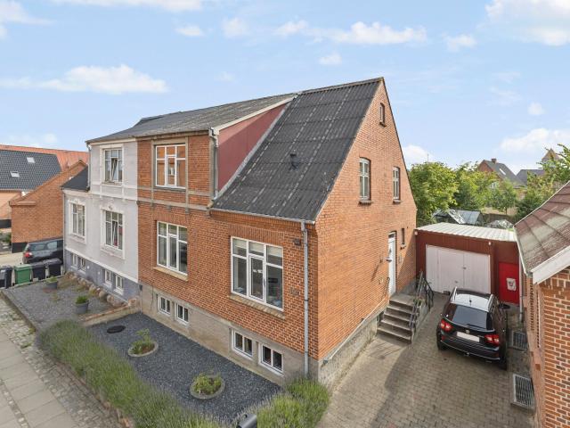 Ejendom til salg i Struer, Århus