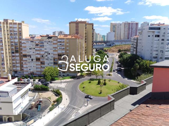 Apartamento alugar em Encosta do Sol, Amadora