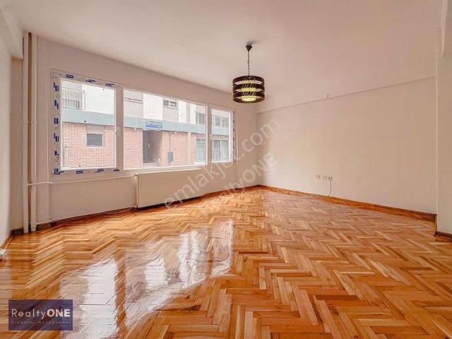 Moda, Kadıköy içerisinde kiralık mülk