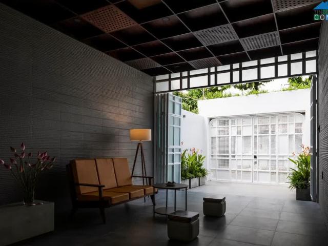 Nhà mặt phố bán