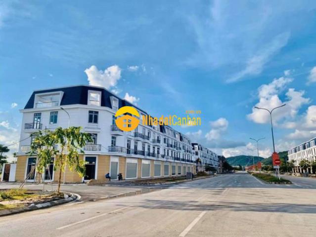 Nhà mặt phố bán