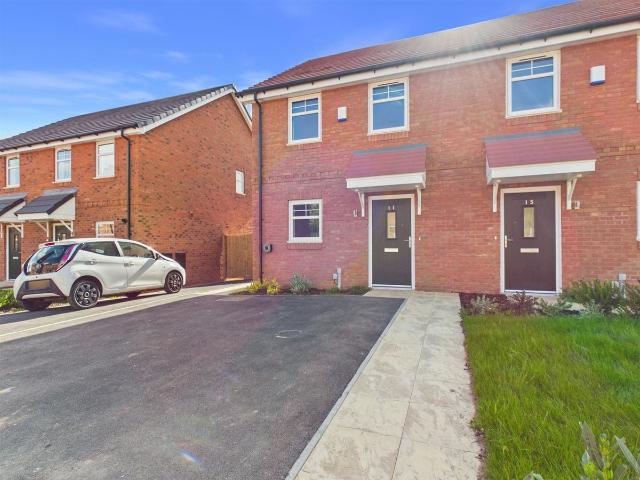 Apartment for rent in Keresley Green, Keresley