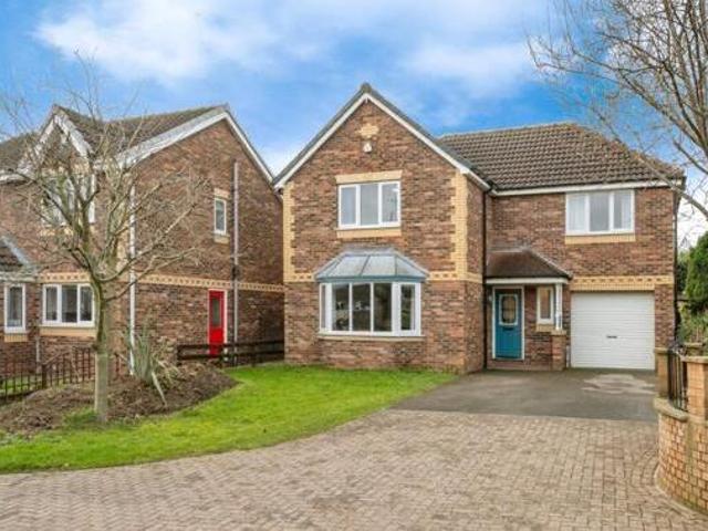 House for sale in Scawsby, South Yorkshire