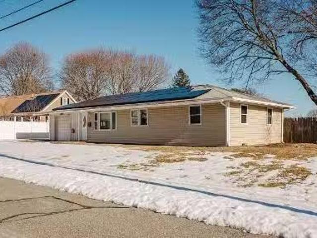 House for sale in Beverly