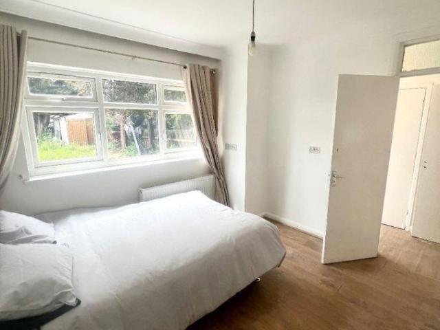Room for rent in Wealdstone, Greater London