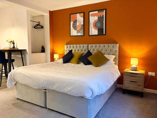 Studio for rent in Wolverton and Greenleys, Old Wolverton