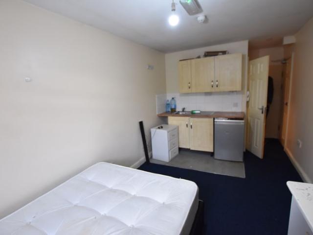 Studio for rent in Hyson Green, Haddon