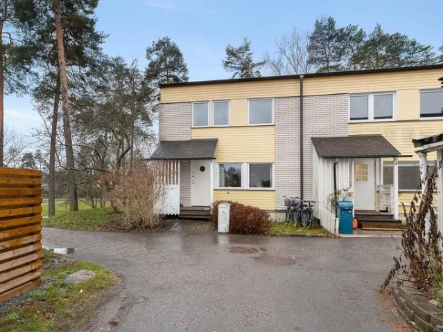 Villa till salu i Hässelby-Vällingby, Stockholm