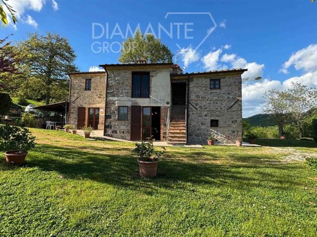 Casa in vendita a Radicofani, Toscana