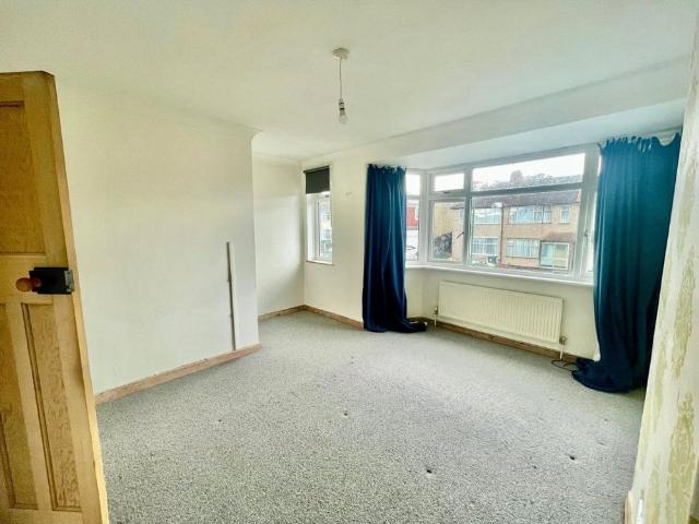 House for rent in Blackfen, Greater London
