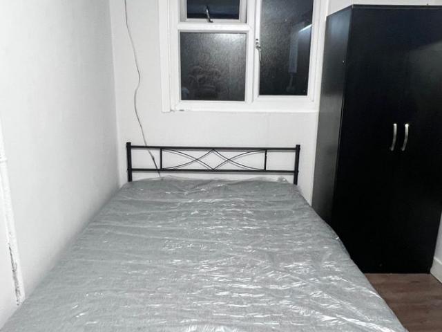 Studio for rent in London Borough of Merton, Greater London