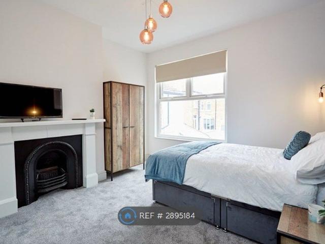 Room for rent in Claughton, Birkenhead