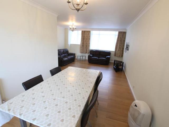 Apartment for rent in Old Woking, Woking