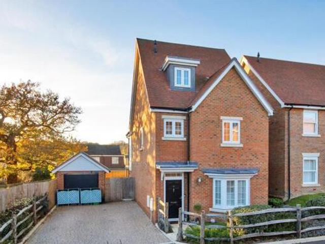 House for sale in Hawkenbury, Sandown Park