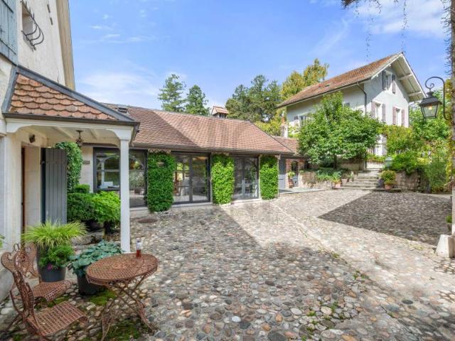 Haus kaufen in Commugny, Waadt