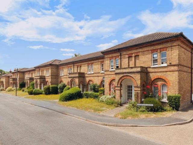 Apartment for rent in Woking, Surrey