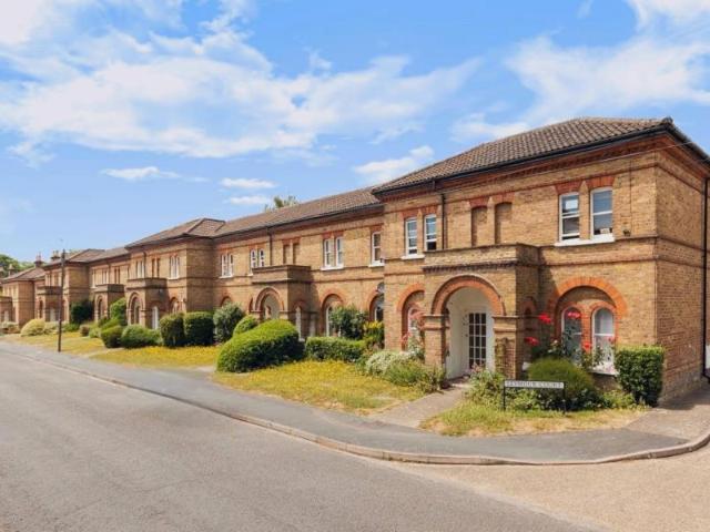 Apartment for rent in Woking, Surrey
