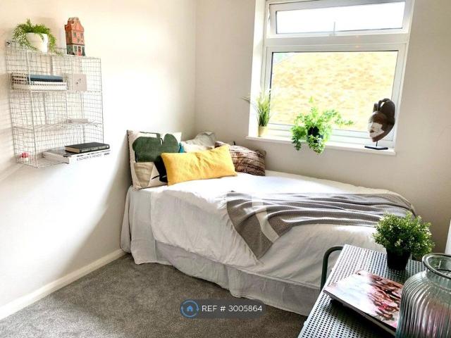 Room for rent in Hertford, Colliers End