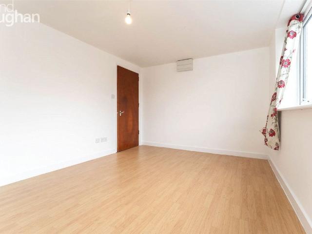 Studio for rent in Mount Pleasant, Iford