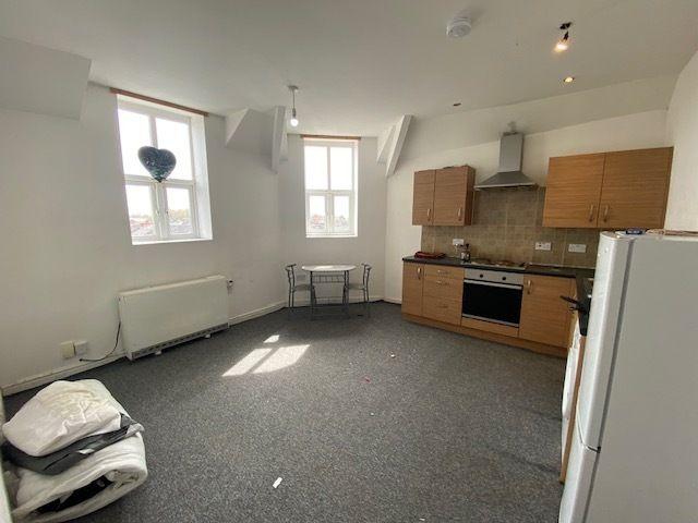 Apartment for rent in Plasnewydd, Falcon Lodge