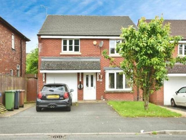 House for sale in Ashton-under-Lyne, Tameside