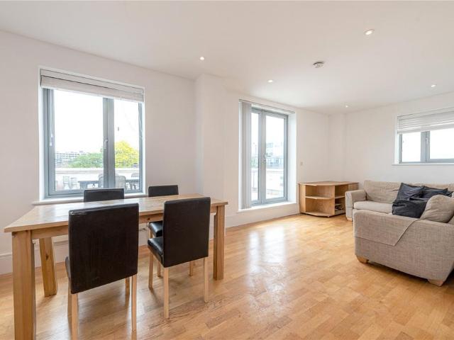 House for rent in Barnsbury, Greater London
