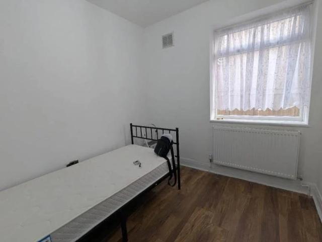House for rent in South Hornchurch, Greater London