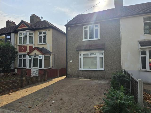 House for rent in London Borough of Havering, Greater London
